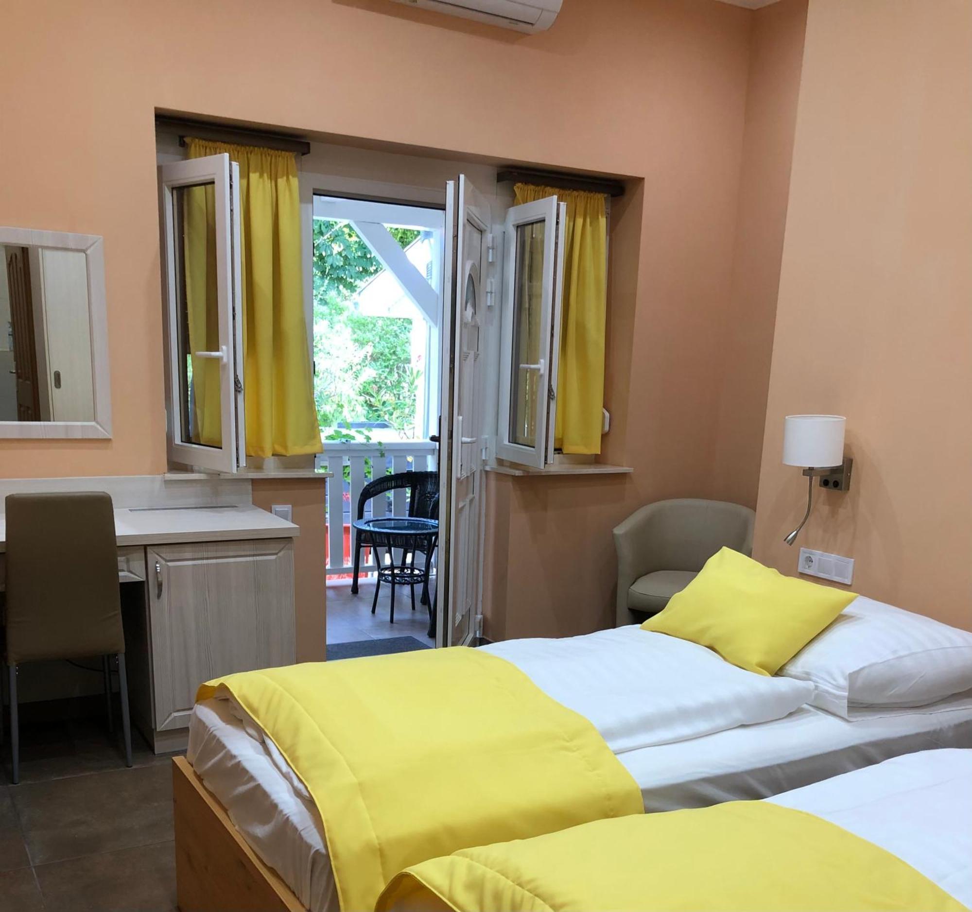 Szem-S Vendeghaz Hotel Balatonszemes Bagian luar foto